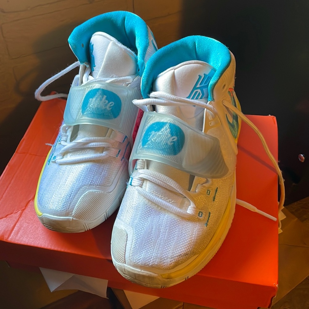 Gently used Kyrie Flytrap III.. size 6y